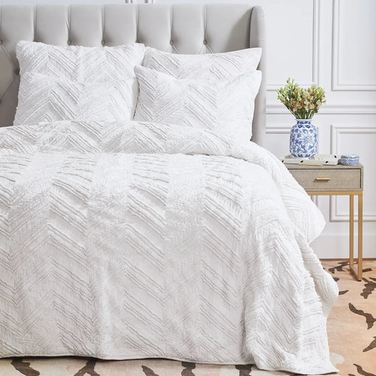 Candlewick Dove White Luxury Quilt