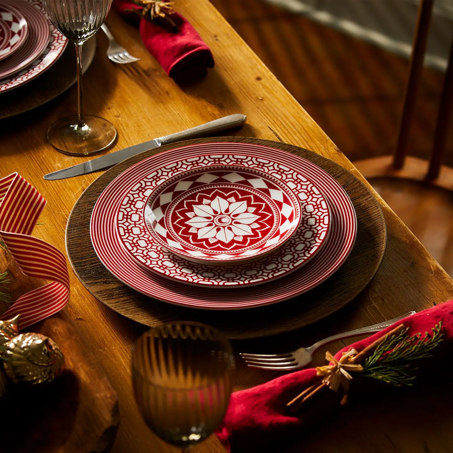 Newport Stripe Crimson Dinner Plate Set of 4